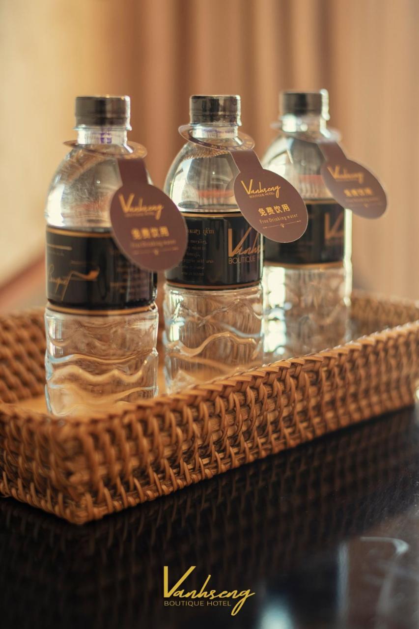 Vanhseng Boutique Vientiane Hotel Bagian luar foto